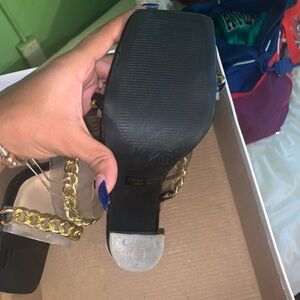 Brand new size 6 1/2 of heels